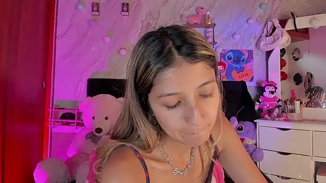Snapshot of ariana_rosse__ chatting on 04.11.26 ariana rosse online show from 04.11.26