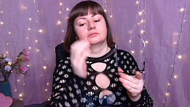 ZannaDreil online show from 02.23.26