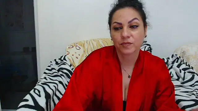 Snapshot of MissElla chatting on 05.23.26 MissElla online show from 05.23.26