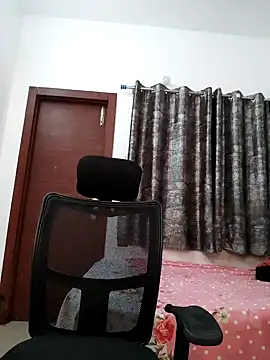 Snapshot of sanaya_baby chatting on 01.17.25 sanaya baby online show from 01.17.25