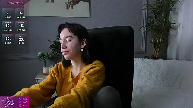 Snapshot of Belle_Via chatting on 12.12.24 Belle Via online show from 12.12.24