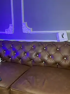 AaronCruz  online show from 02.25.25