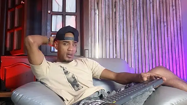 AaronCruz  online show from 02.18.26