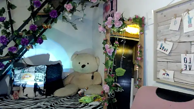 luna sky83 online show from 07.04.26