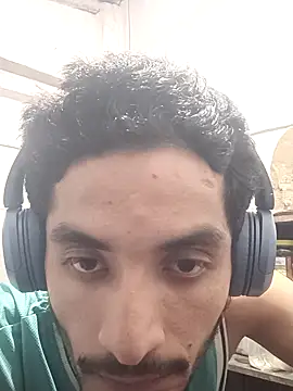 Snapshot of nskgenz chatting on 09.18.25 nskgenz online show from 09.18.25