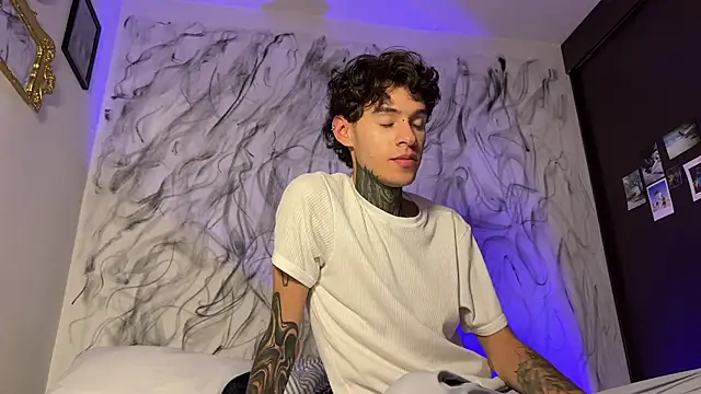 Snapshot of Saturno_v chatting on 07.27.26 Saturno v online show from 07.27.26
