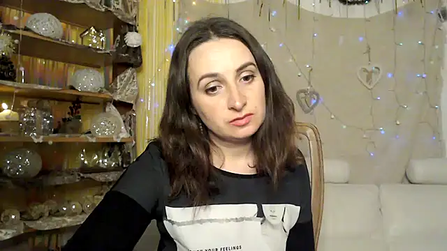 Snapshot of AskMeStandUp chatting on 02.08.26 AskMeStandUp online show from 02.08.26