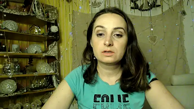 Snapshot of AskMeStandUp chatting on 02.23.26 AskMeStandUp online show from 02.23.26