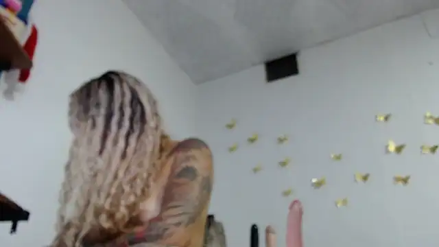 Snapshot of Sexy-Favgirl chatting on 01.08.26 Sexy-Favgirl online show from 01.08.26