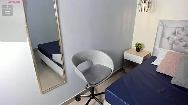 escarleth   online show from 03.19.26