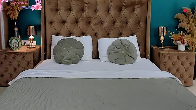 CalyMoon online show from 04.01.26