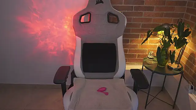 anyacutex online show from 02.19.25