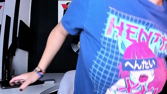 Snapshot of NovaGlitz chatting on 12.10.24 NovaGlitz online show from 12.10.24