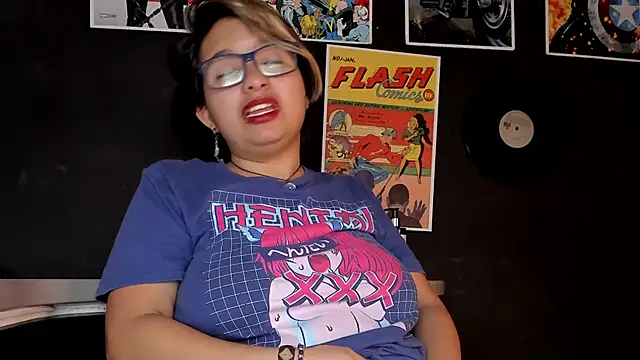 Snapshot of NovaGlitz chatting on 12.10.24 NovaGlitz online show from 12.10.24