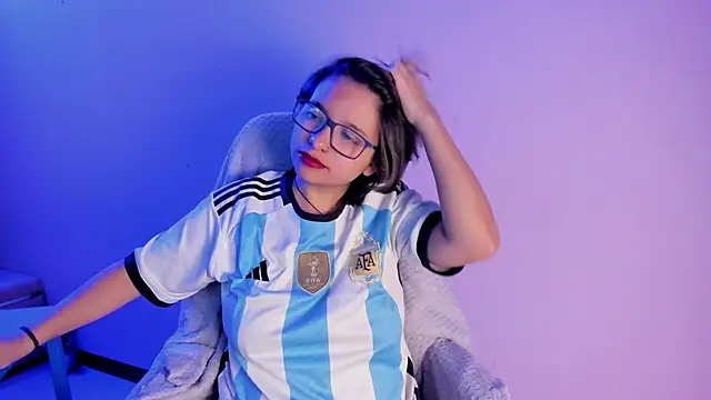 Snapshot of NovaGlitz chatting on 01.27.25 NovaGlitz online show from 01.27.25