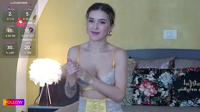 Snapshot of Sarah-Hart chatting on 01.26.25 Sarah-Hart online show from 01.26.25