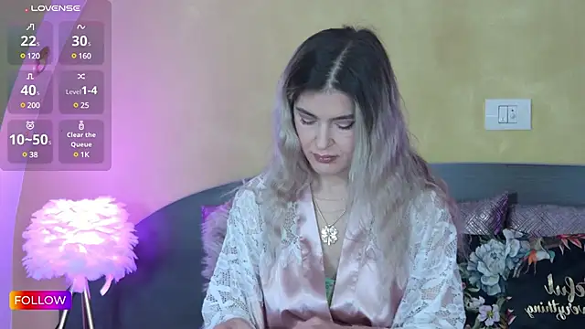 Snapshot of Sarah-Hart chatting on 02.08.25 Sarah-Hart online show from 02.08.25