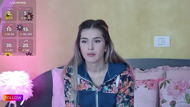 Snapshot of Sarah-Hart chatting on 02.10.25 Sarah-Hart online show from 02.10.25