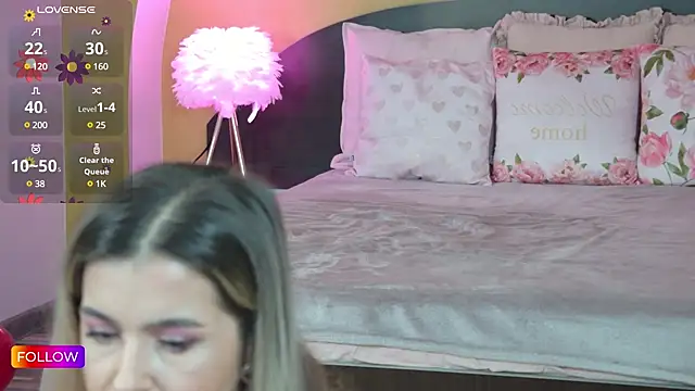 Snapshot of Sarah-Hart chatting on 02.11.25 Sarah-Hart online show from 02.11.25