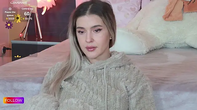 Snapshot of Sarah-Hart chatting on 02.16.25 Sarah-Hart online show from 02.16.25