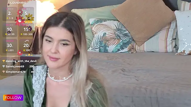 Snapshot of Sarah-Hart chatting on 03.04.25 Sarah-Hart online show from 03.04.25