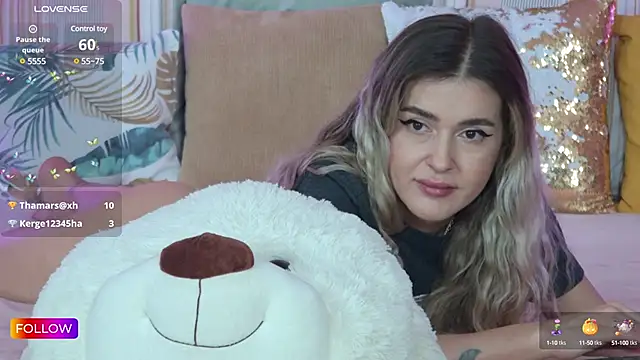 Snapshot of Sarah-Hart chatting on 03.16.25 Sarah-Hart online show from 03.16.25