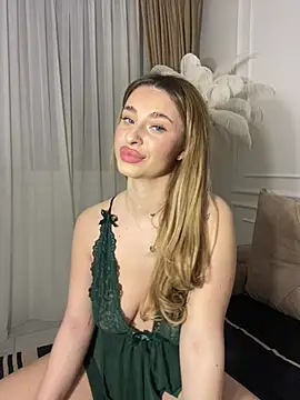 Snapshot of GraceCarther chatting on 01.22.25 GraceCarther online show from 01.22.25