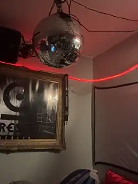 Snapshot of pillepallex84x chatting on 12.18.25 pillepallex84x online show from 12.18.25