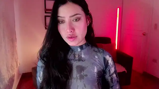 Snapshot of Emilyswan04 chatting on 02.27.25 Emilyswan04 online show from 02.27.25