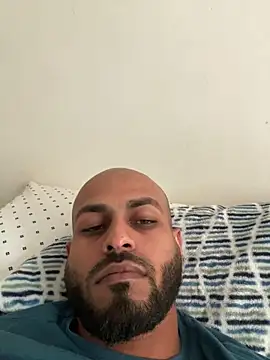 islandvybee55 online show from 02.15.25