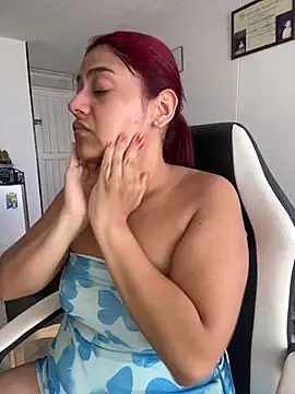 Snapshot of Aprilsmith2 chatting on 12.05.24 Aprilsmith2 online show from 12.05.24