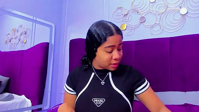 Sofi Fox  online show from 02.28.25