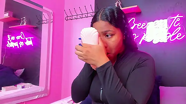 Sofi Fox  online show from 03.12.25