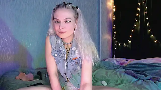 mischellemeow13 online show from 03.25.26
