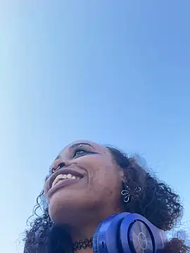 loveluna8 online show from 02.25.25