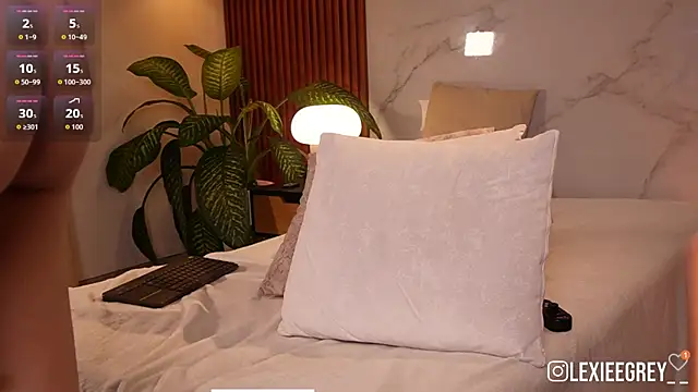 lexiee grey  online show from 06.03.26