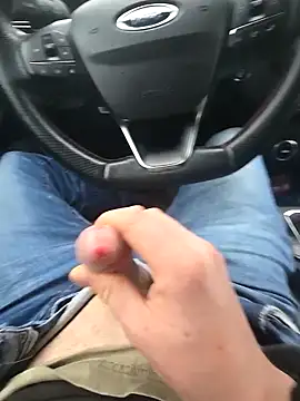 Snapshot of Titanhoott chatting on 12.09.24 Titanhoott online show from 12.09.24