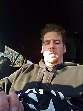 Snapshot of Titanhoott chatting on 12.27.24 Titanhoott online show from 12.27.24