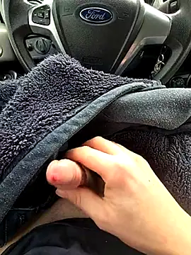 Snapshot of Titanhoott chatting on 02.20.25 Titanhoott online show from 02.20.25