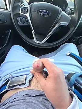 Snapshot of Titanhoott chatting on 03.20.25 Titanhoott online show from 03.20.25