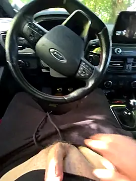 Snapshot of Titanhoott chatting on 09.20.25 Titanhoott online show from 09.20.25