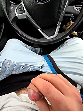 Snapshot of Titanhoott chatting on 11.08.25 Titanhoott online show from 11.08.25