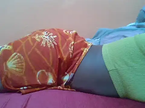 Snapshot of Moonfades chatting on 12.30.24 Moonfades online show from 12.30.24