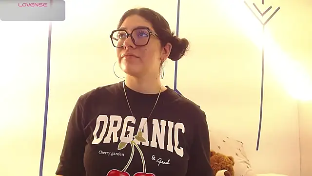 Snapshot of EsmeraldaSantoss chatting on 12.29.24 EsmeraldaSantoss online show from 12.29.24