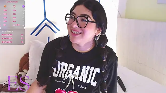 Snapshot of EsmeraldaSantoss chatting on 12.30.24 EsmeraldaSantoss online show from 12.30.24