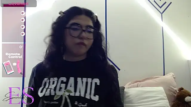 Snapshot of EsmeraldaSantoss chatting on 01.12.25 EsmeraldaSantoss online show from 01.12.25