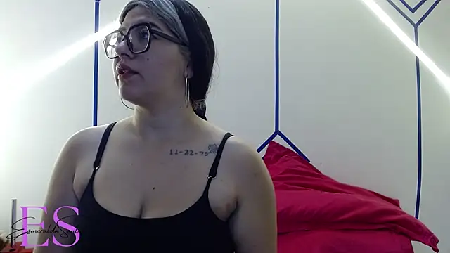 Snapshot of EsmeraldaSantoss chatting on 02.12.25 EsmeraldaSantoss online show from 02.12.25