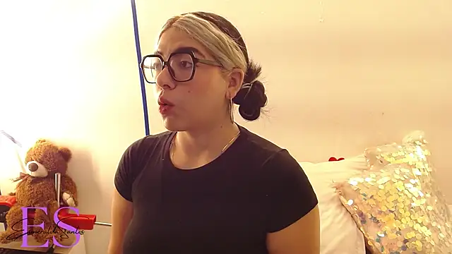 Snapshot of EsmeraldaSantoss chatting on 02.19.25 EsmeraldaSantoss online show from 02.19.25