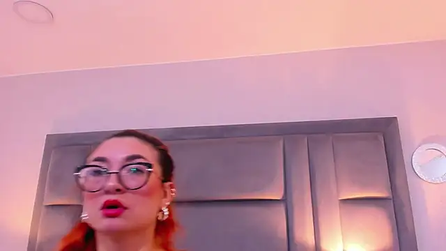 Snapshot of AmbarSantany chatting on 12.27.24 AmbarSantany online show from 12.27.24