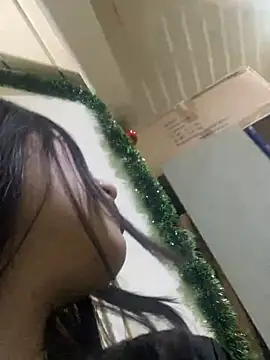 Snapshot of _Emmaa_Harper chatting on 12.19.24 Emmaa Harper online show from 12.19.24